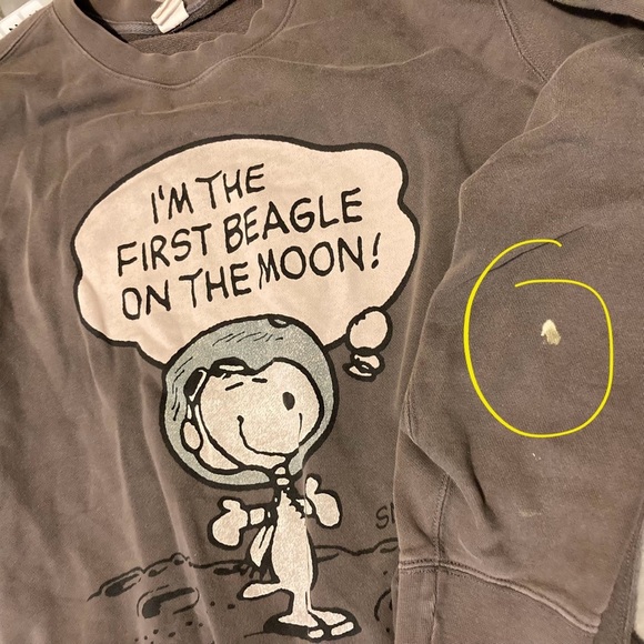 Peanuts Vintage Snoopy on the Moon Graphic Sweatshirt | 2013 | Peanuts × Uniqlo - Picture 4 of 7